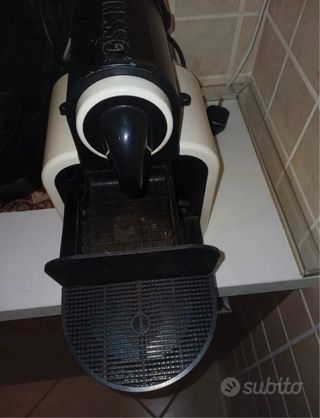 Nespresso Essenza Macchina caffè