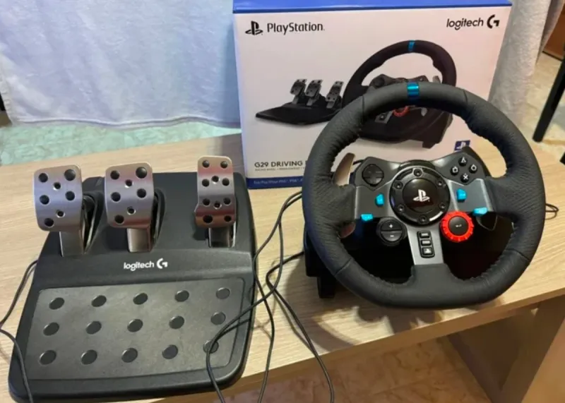 Volante Logitech G29 + Pedales y cambio de marcha