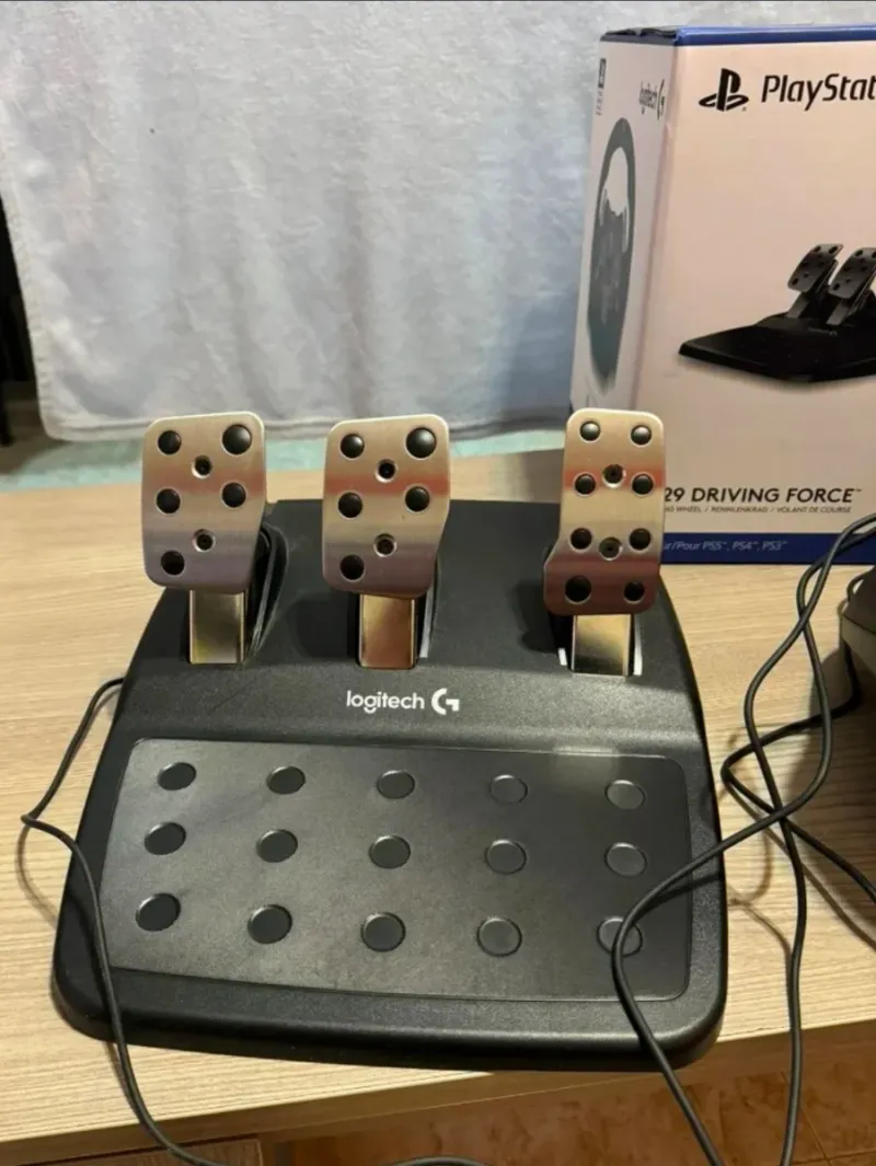 Volante Logitech G29 + Pedales y cambio de marcha afbeelding 3