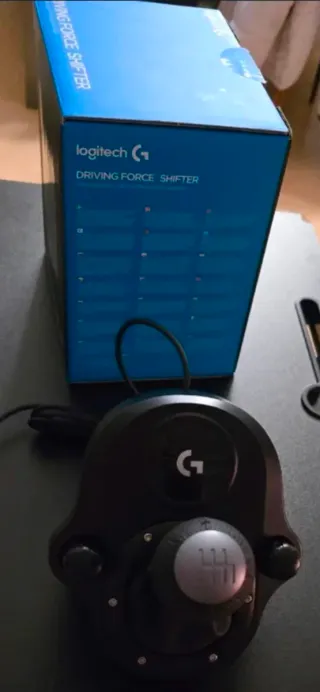 Volante Logitech G29 + Pedales y cambio de marcha