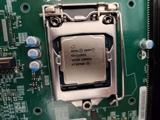 Supermicro X11SSH-TF + Xeon E3 1220v6 + 32GB RAM