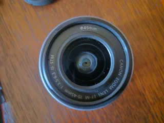 Canon M50 Mark I Blanca + Trípode Velbon