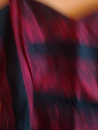 Vestido fiesta rojo y negro. encaje T.M