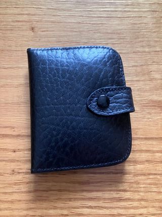 Monedero en simil piel negro