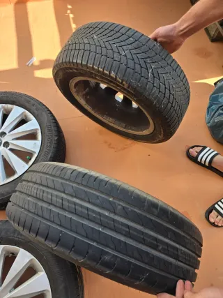 4 Llantas Seat Arona con Goma.
