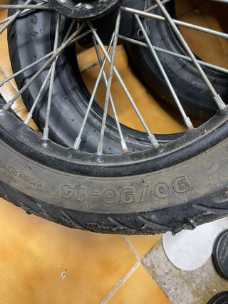 Neumáticos Michelin 110/90-12 y 90/90-14