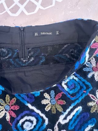 Falda Zara Talla S Negra Multicolor