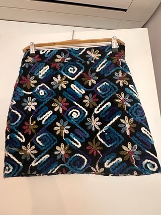 Falda Zara Talla S Negra Multicolor