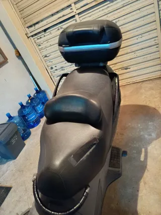 Suzuki Burgman 650 - Maxi Scooter