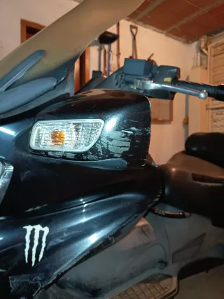 Suzuki Burgman 650 - Maxi Scooter