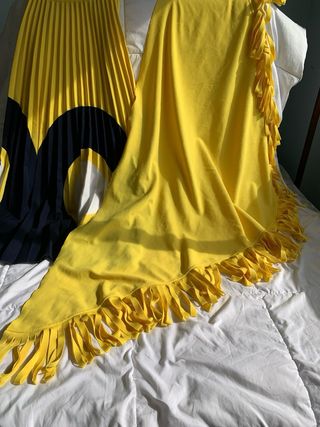 Vestido artesanal amarillo y azul