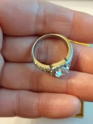 Anillo oro 18 k blanco.liminado