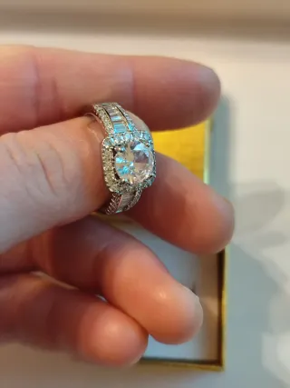 Anillo oro 18 k blanco.liminado