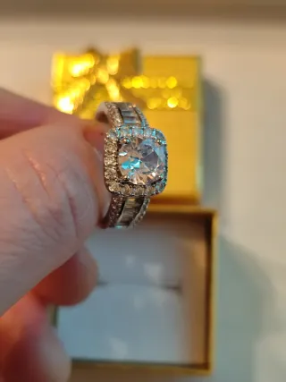 Anillo oro 18 k blanco.liminado