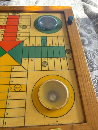Parchis de madera antiguo