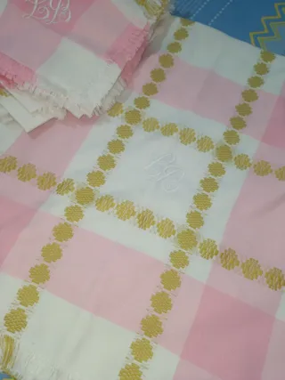 Mantel Mesa Bordado Mano Rosa Blanco, como nuevo