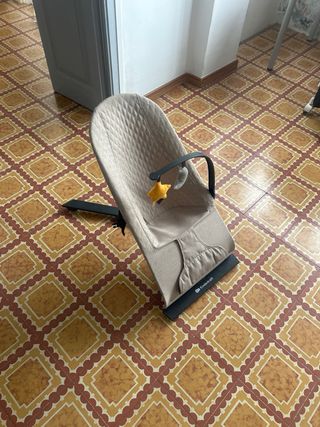 Mecedora Kinderkraft bebé casi nueva