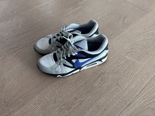 Nike Air Max Structure grises y púrpura