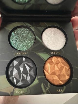 Paleta Sombras LH Cosmetics Enchanted Mysteries