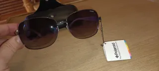 Gafas de sol Polaroid doradas y rosas