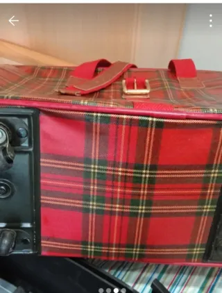 Maleta Salvador Bachiller Cuadros Roja