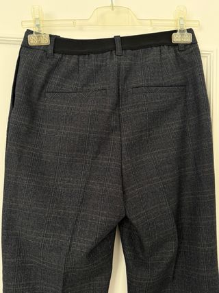 Pantalón de cuadros largo gris