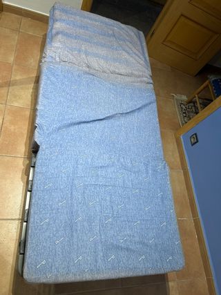 Cama/somier/plegable  Plegada hace 80x65x50