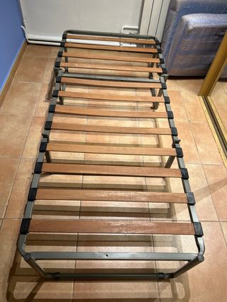 Cama/somier/plegable  Plegada hace 80x65x50