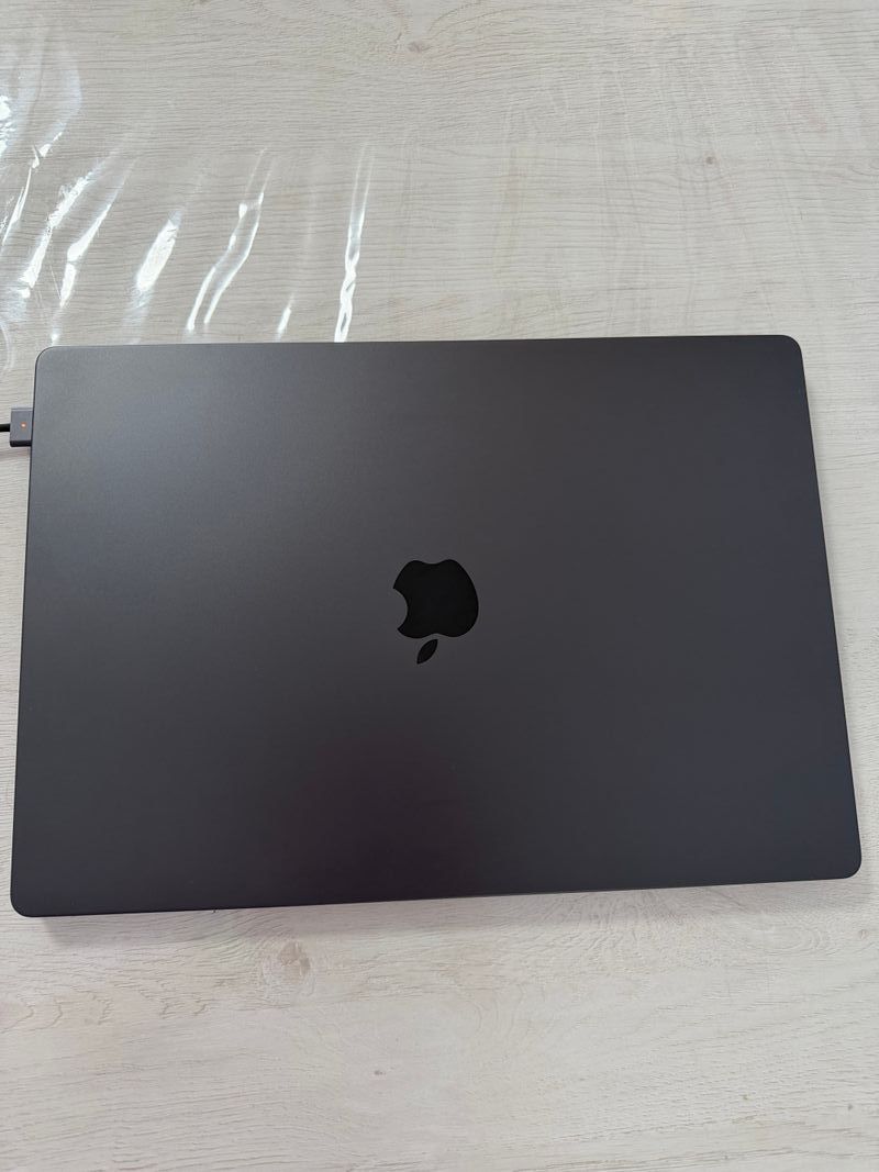 MacBook Pro 16 M4 Max 48GB RAM / 1TB SSD afbeelding 3