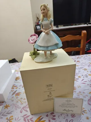Figura de porcelana Alicia con Flor De lenox