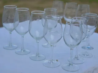 Vajilla completa: Platos, tazas , cubiertos, vasos