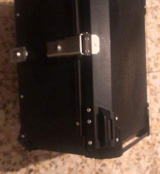 Baúl negro 65L nuevo (la foto es un ejemplo