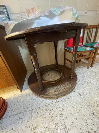 Mesa camilla antigua de madera