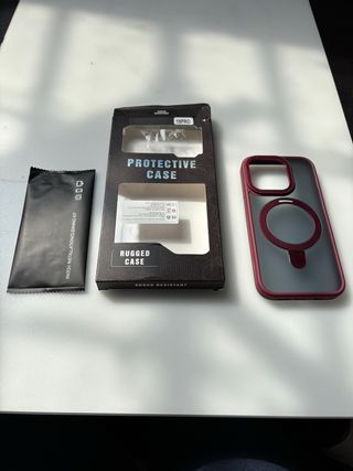 Funda iPhone 15 Pro Roja Magnética