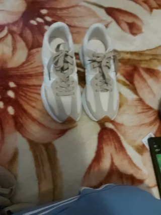 Zapatillas Beige y Blancas Unisex