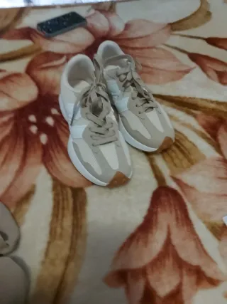 Zapatillas Beige y Blancas Unisex