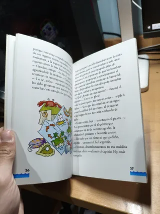 Libro cuentos con parche y para de palo