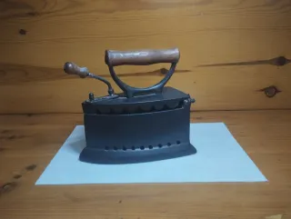 Plancha antigua de hierro