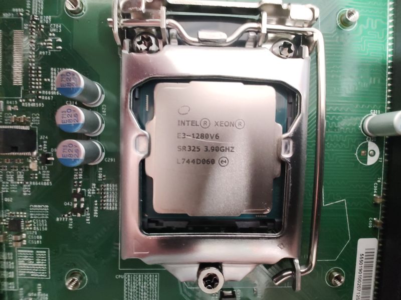 Supermicro X11SSH-CTF + Xeon E3 1280v6 + 32GB RAM afbeelding 2