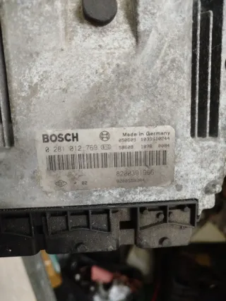 Centralita ECU Bosch Renault Megane 1.9