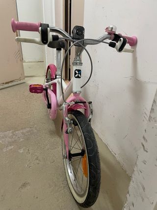 Bicicleta infantil B'TWIN rosa y blanca