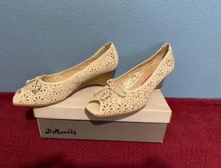 Sandalias Montesinos Beige Mujer