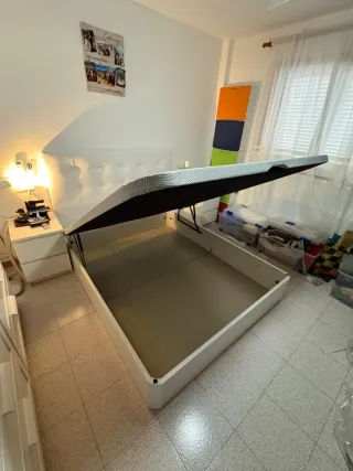 Canapés y colchones en liquidación