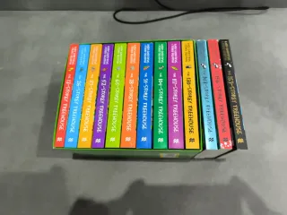 13 LIBROS THE TREEHOUSE COLLECTION