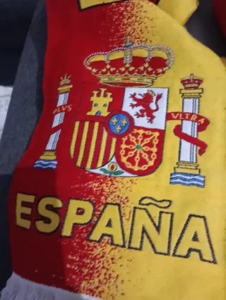 Gorra y Bufanda España