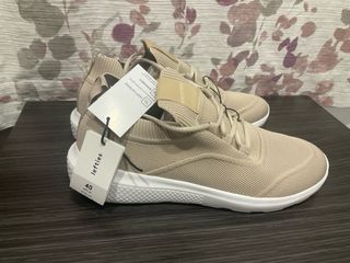 Nuove scarpe da ginnastica beige da donna