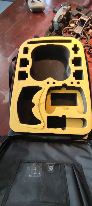 DJI Avata Kit Completo 4 Baterías 2 Mandos