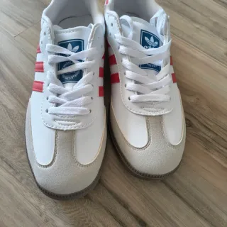 Adidas Samba Scarpe Sportive Bianche e Rosse