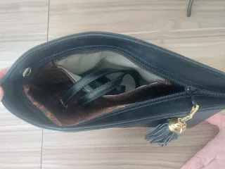 Bolso Cartera Piel Negro con Adorno