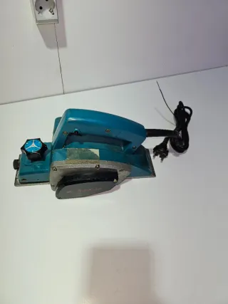 Cepillo Eléctrico Makita